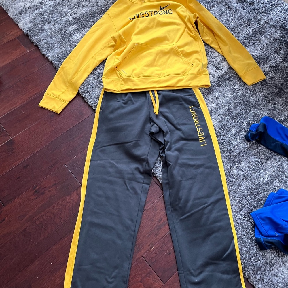 Nike mens Yellow and Gray Joggers